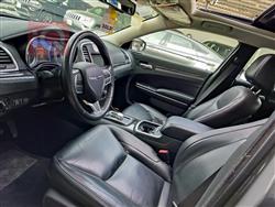 کرایسلەر 300